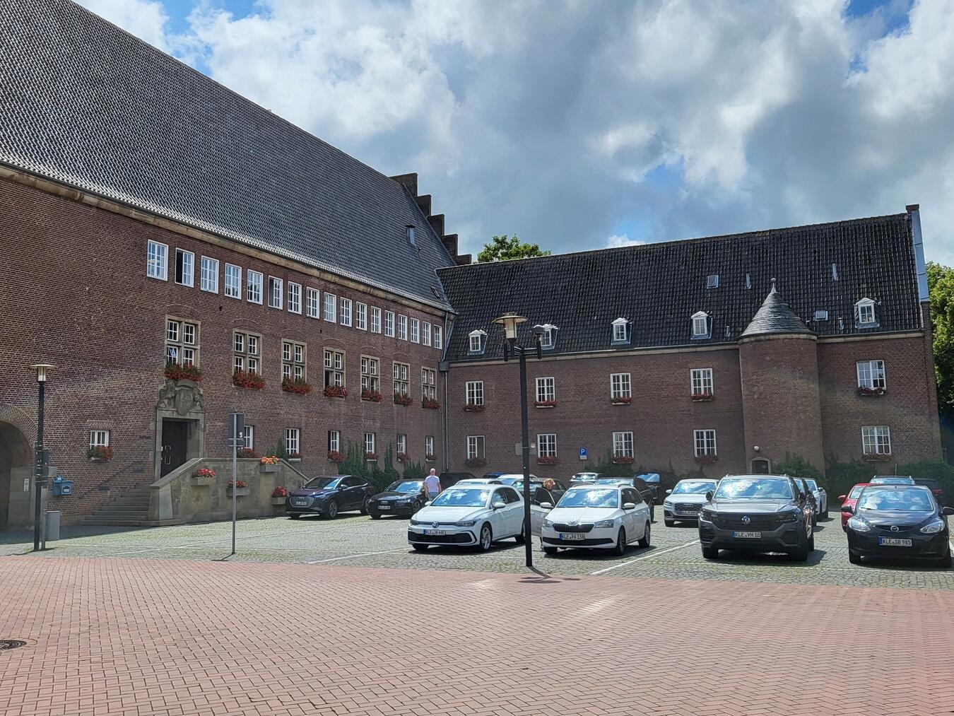 Das Rathaus der Stadt Emmerich. NN-Foto: MB