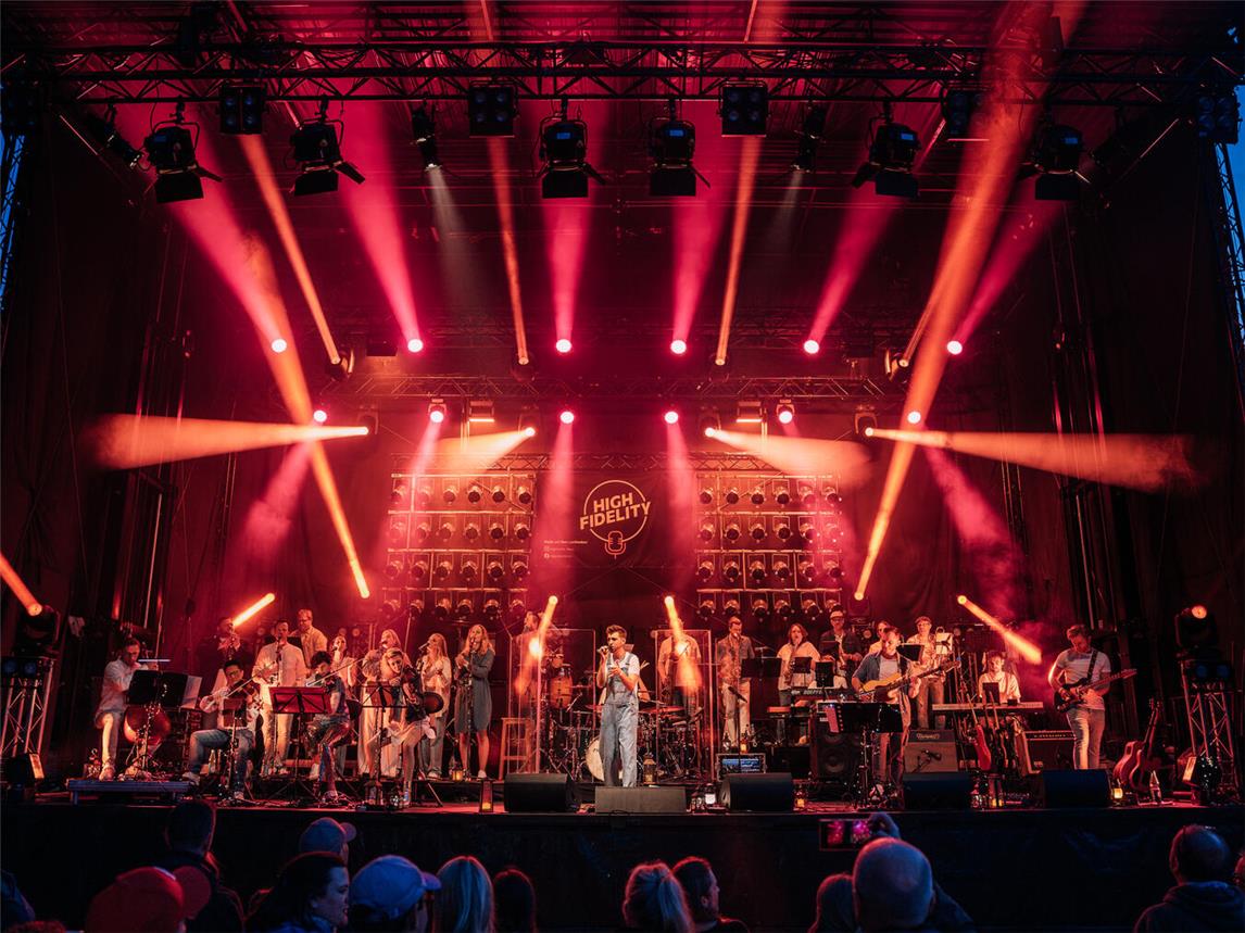 Das Rock- und Poporchester High Fidelity eröffnet die Open-Air-Saison im Walbecker Waldfreibad.Foto: Jan Heesen