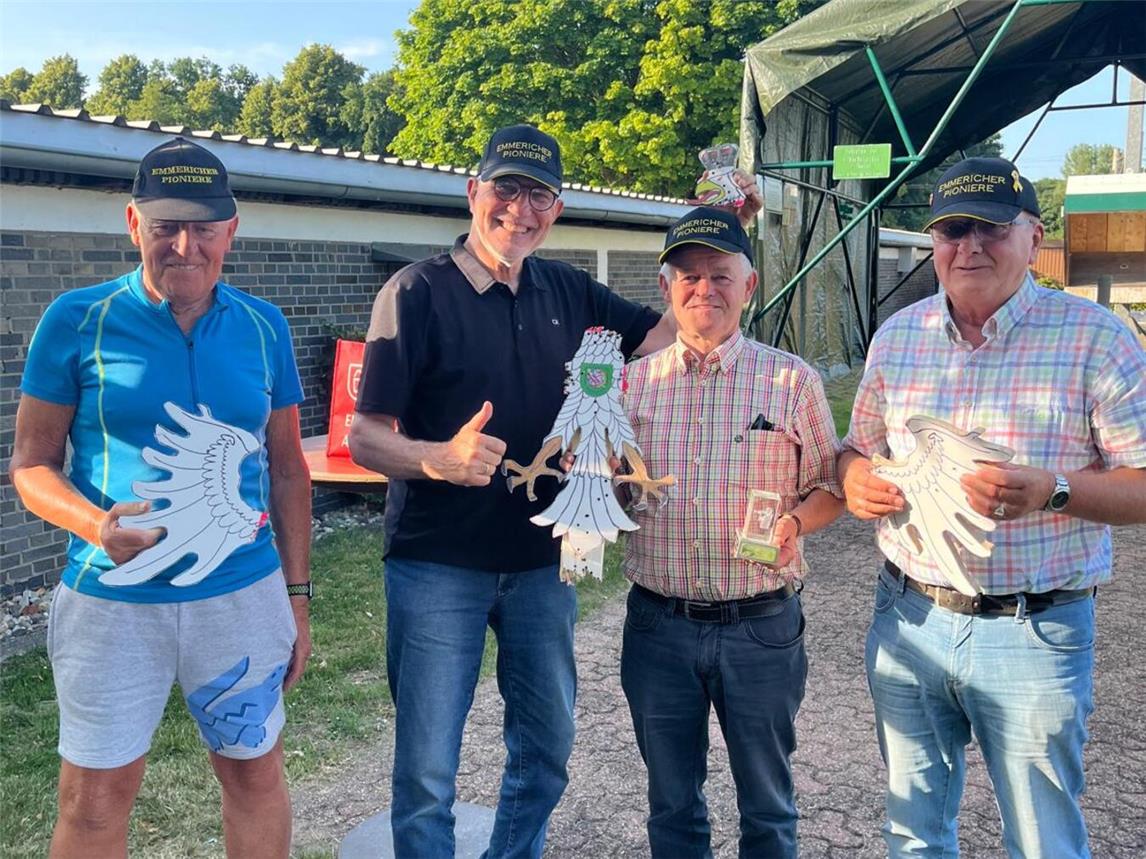 Das Siegerfoto beim 14. Wanderpokalschießen der ehemaligen Emmericher Pioniere. Foto: privat