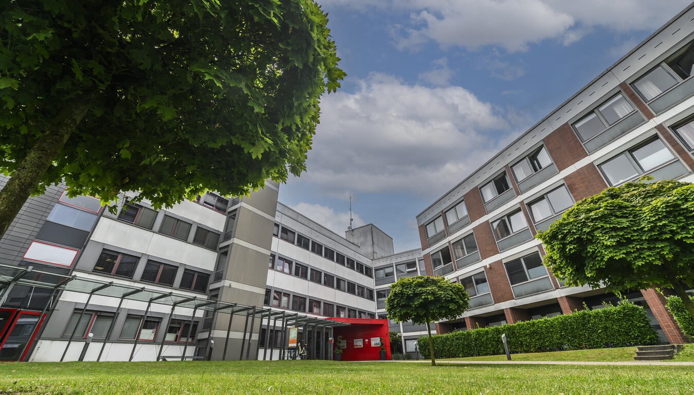 "Außenansicht des St. Clemens-Hospitals in Geldern, aufgenommen von Marc Albers"