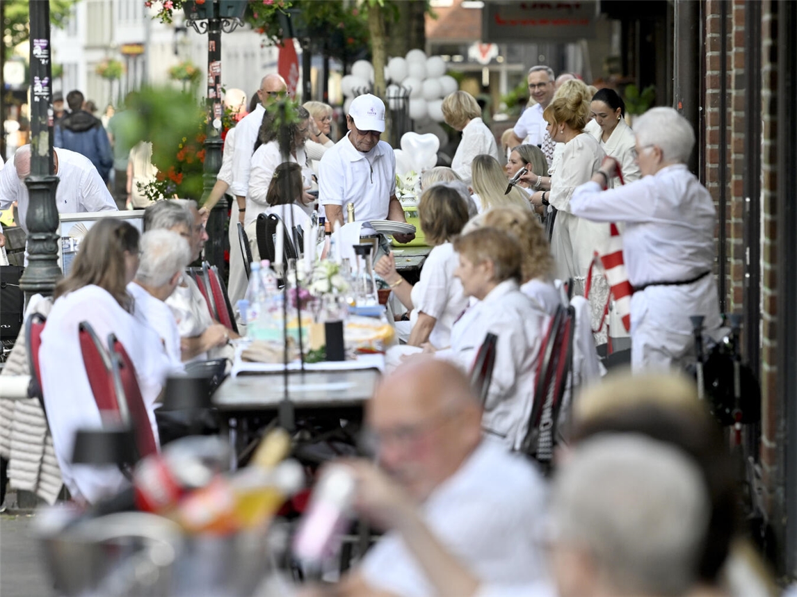 "Stilvolles Event am 10. Juli auf dem Marktplatz, jetzt reservieren. Foto von Thomas Momsen"