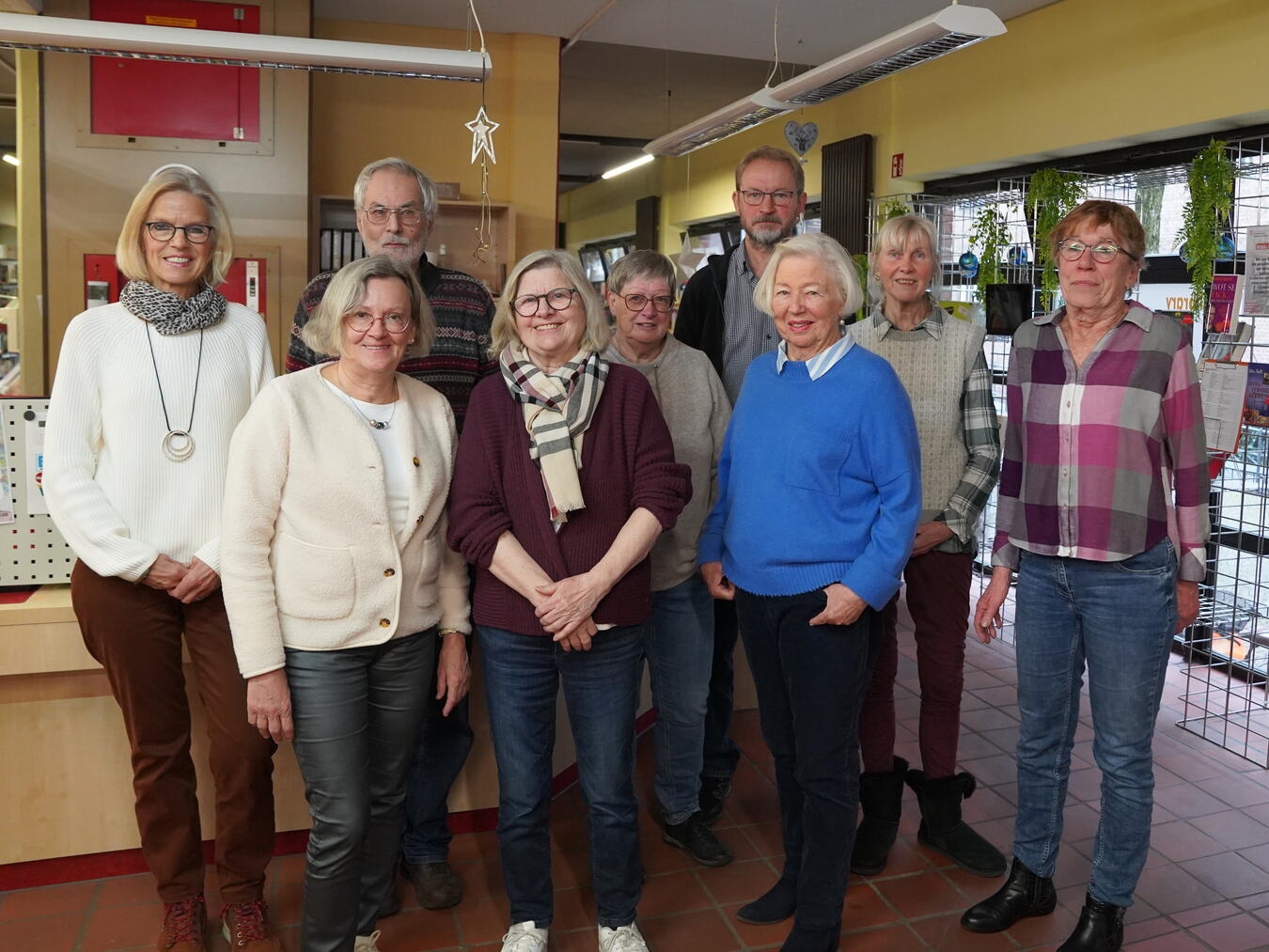 Das Team der Ehrenamtlichen in der Stadtbücherei Emmerich. Foto: privat