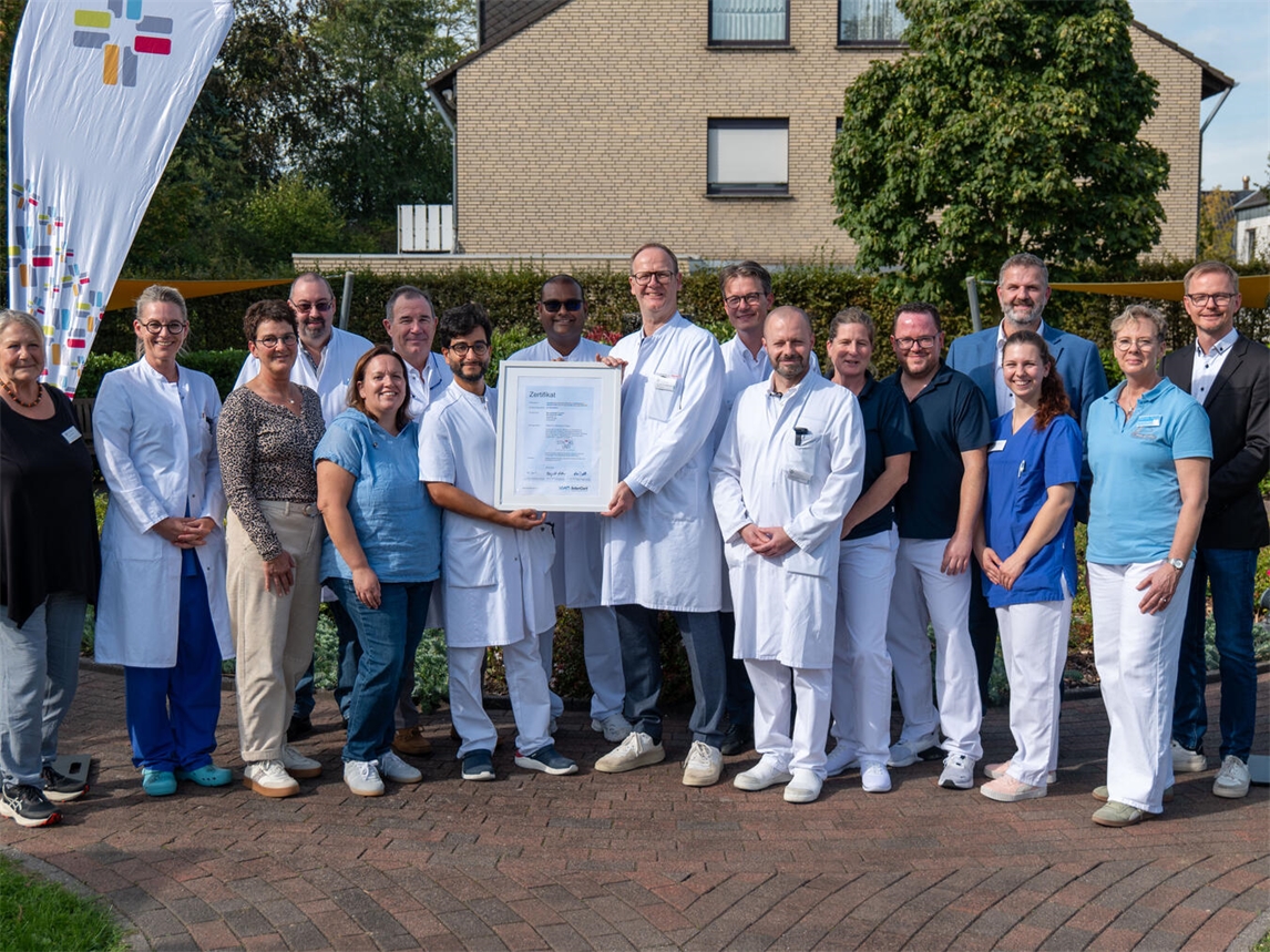 "Stroke Unit Team mit Dr. Klaus-Dieter Willenborg erhält Zertifikat der Deutschen Schlaganfall-Gesellschaft"