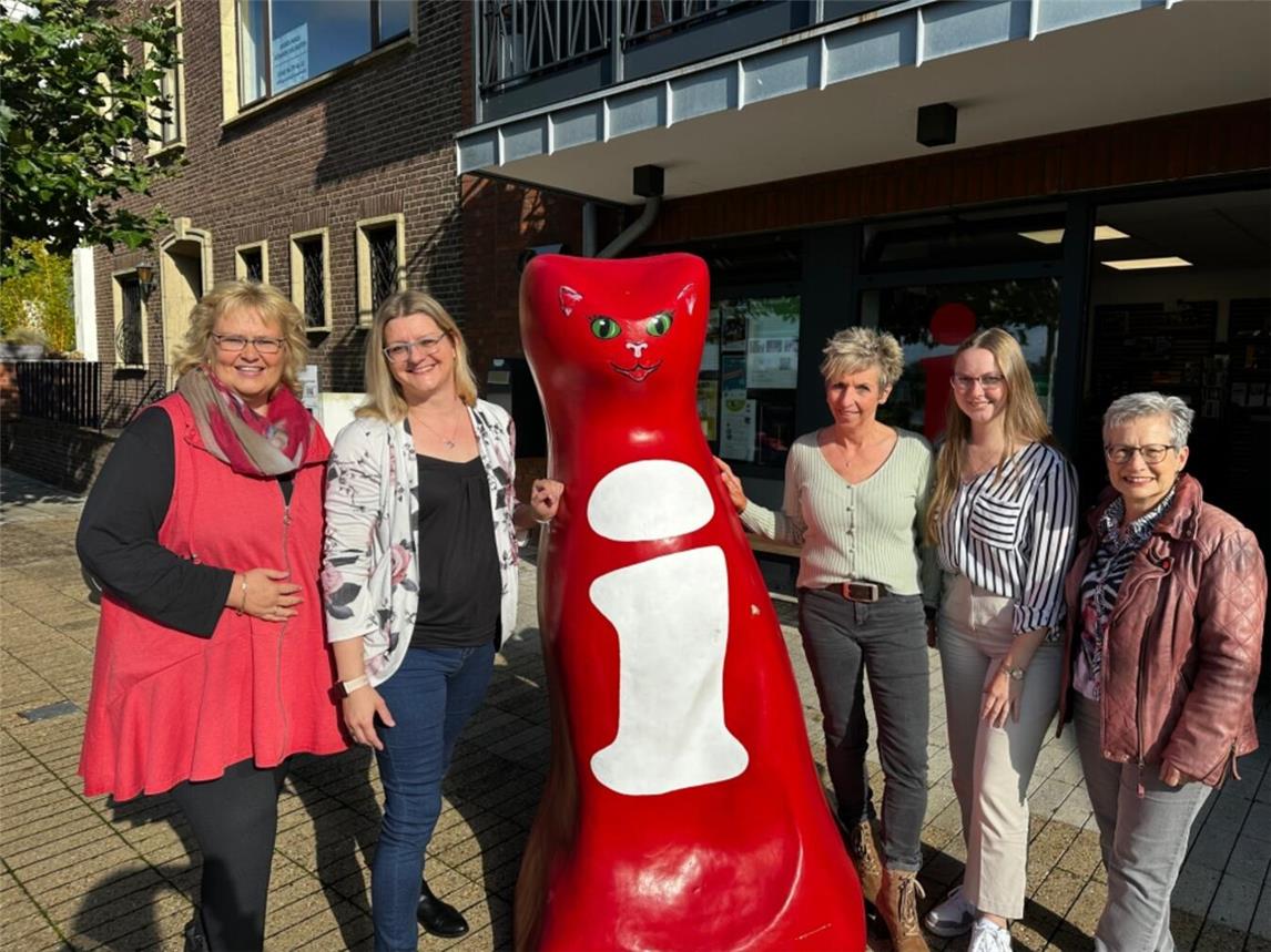 Das Team der Tourist Information Emmerich sucht ehrenamtliche Verstärkung. Foto: WfG Emmerich