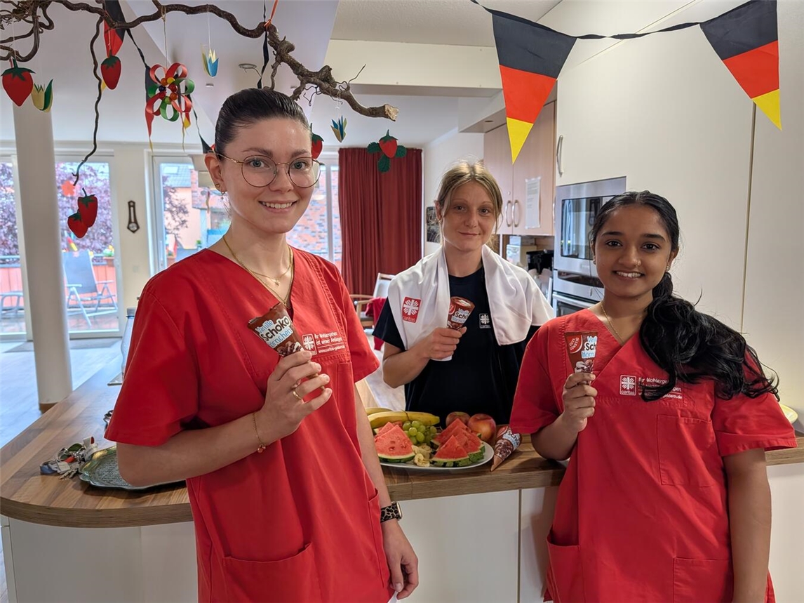 Das Team der Wohngemeinschaft Kevelaer zeigt sich gut gerüstet für die nächste Hitzewelle. Foto: Caritasverband Geldern-Kevelaer