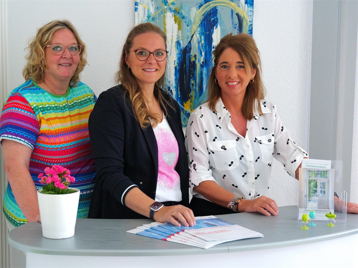 "Team des Ambulanten Hospizdiensts Donsbrüggen informiert auf Riswicker Bauernmarkt über palliative Versorgung, 8. Oktober."