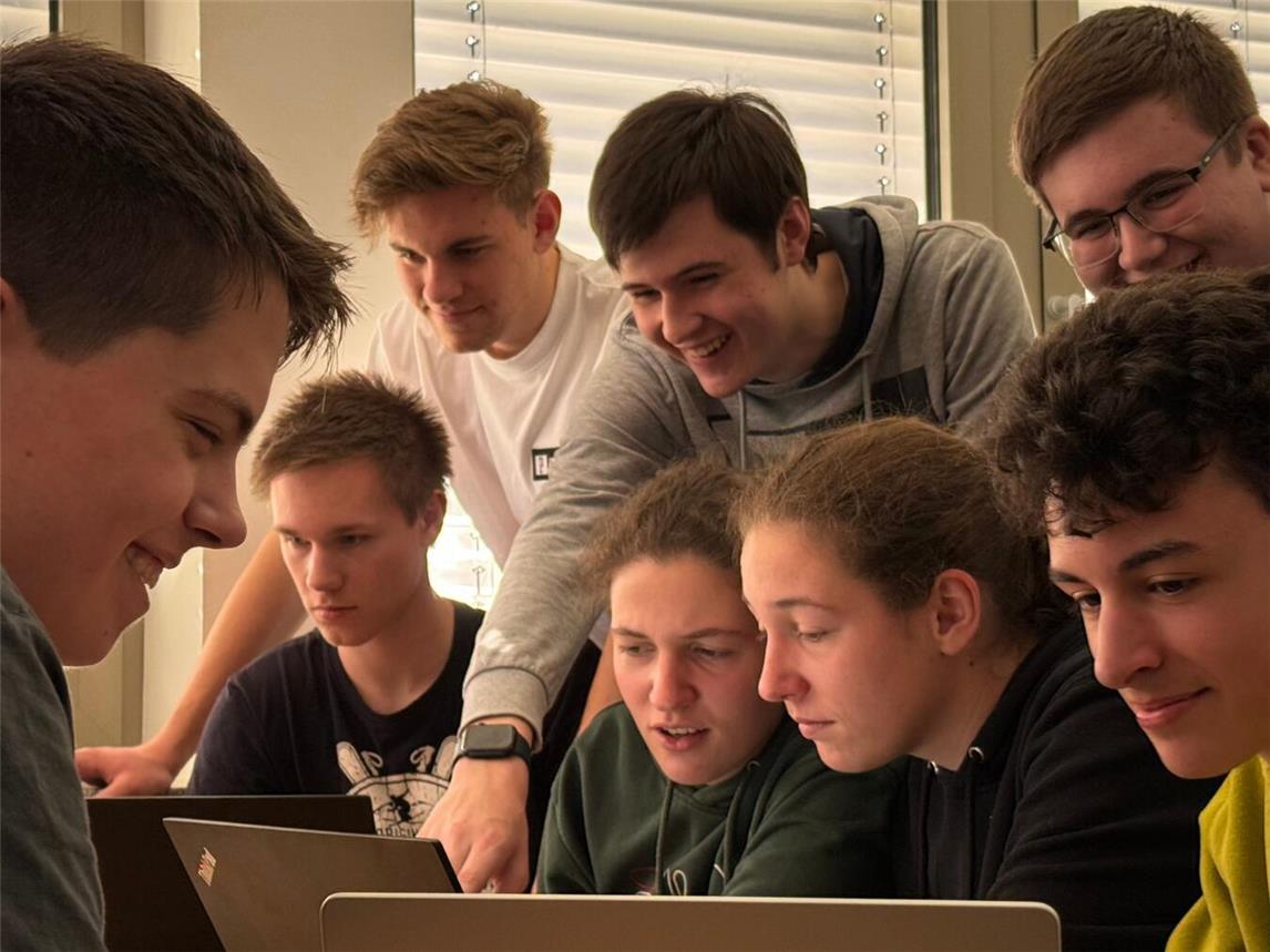 Das Team des Beruflichen Gymnasiums Technik mit Schwerpunkt Elektrotechnik am Berufskolleg Geldern lädt interessierte Jugendliche ab 15 Jahren zum zweiten Workshop seiner Informatik-Reihe ein.Foto: privat