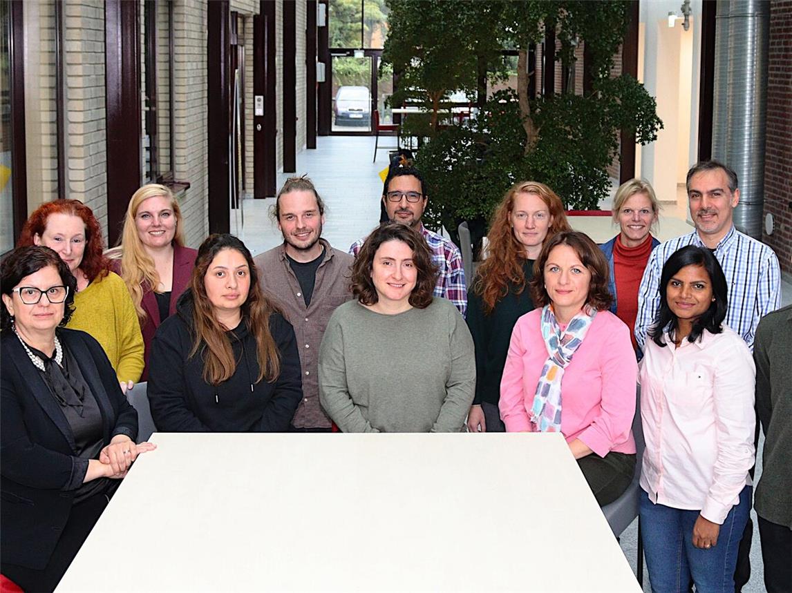 Das Team des Kommunalen Integrationsmanagements und die Case Manager kümmern sich um die vielseitigen Fragen von ratsuchenden Menschen mit Flucht- und Zuwanderungsgeschichte. Foto: © Kreis Kleve