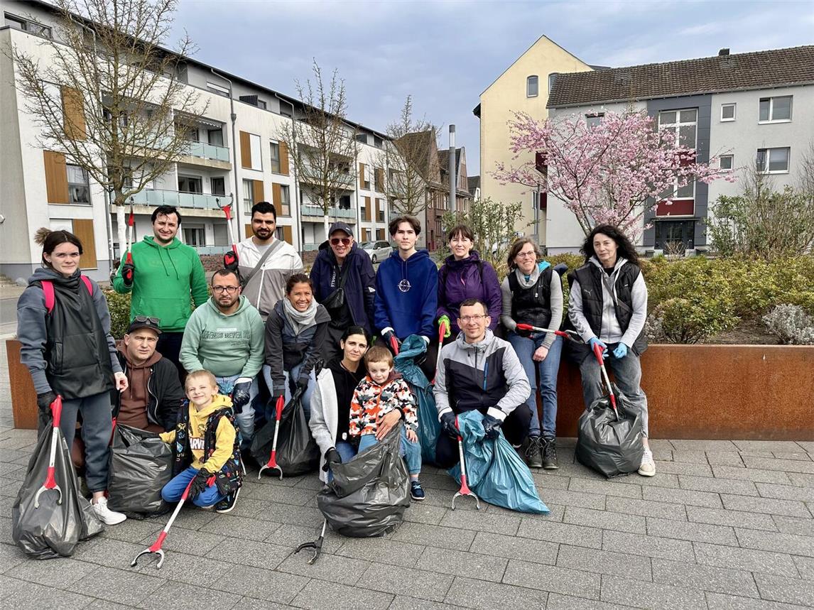 Das Team „Migration und Integration“ der Stadt Geldern war mit Bürgern aus verschiedenen Ländern ebenfalls für den Frühjahrs-Putz aktiv.Foto: Stadt Geldern/Terhorst