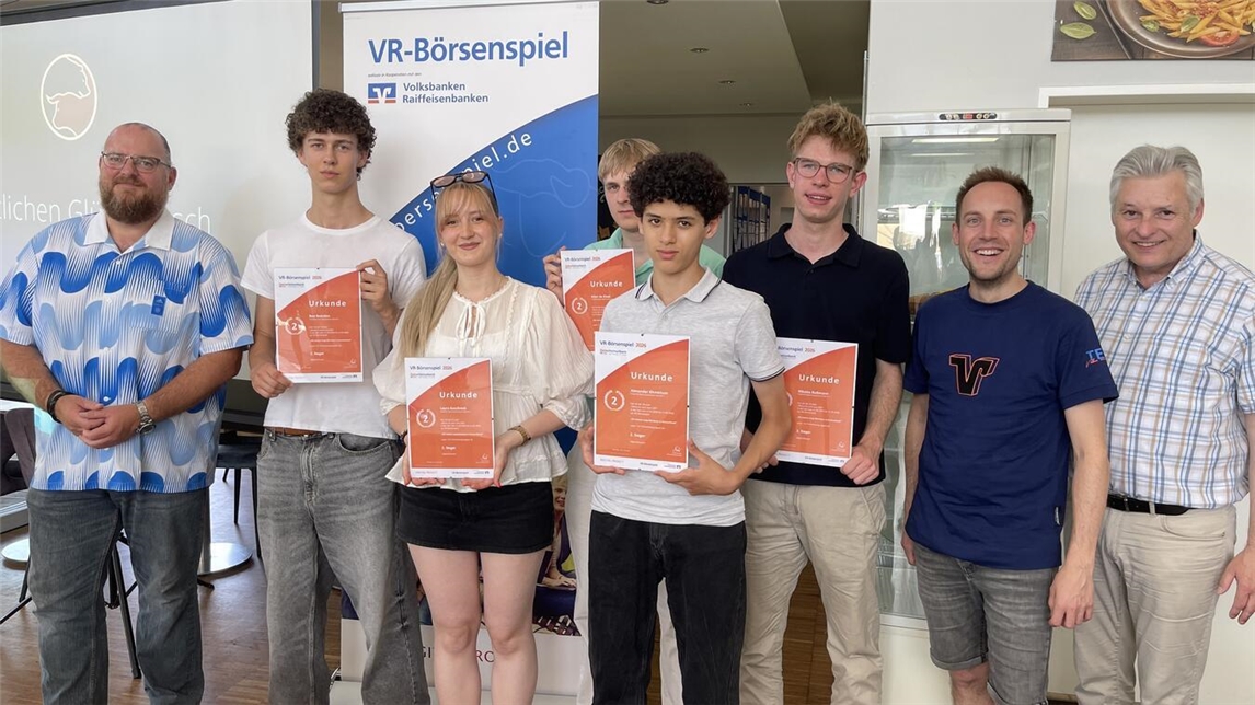 "Team 'Minus ist auch nur eine Zahl' vom Friedrich-Spee-Gymnasium Geldern, Zweiter Platz bundesweit, VR-Börsenspiel"