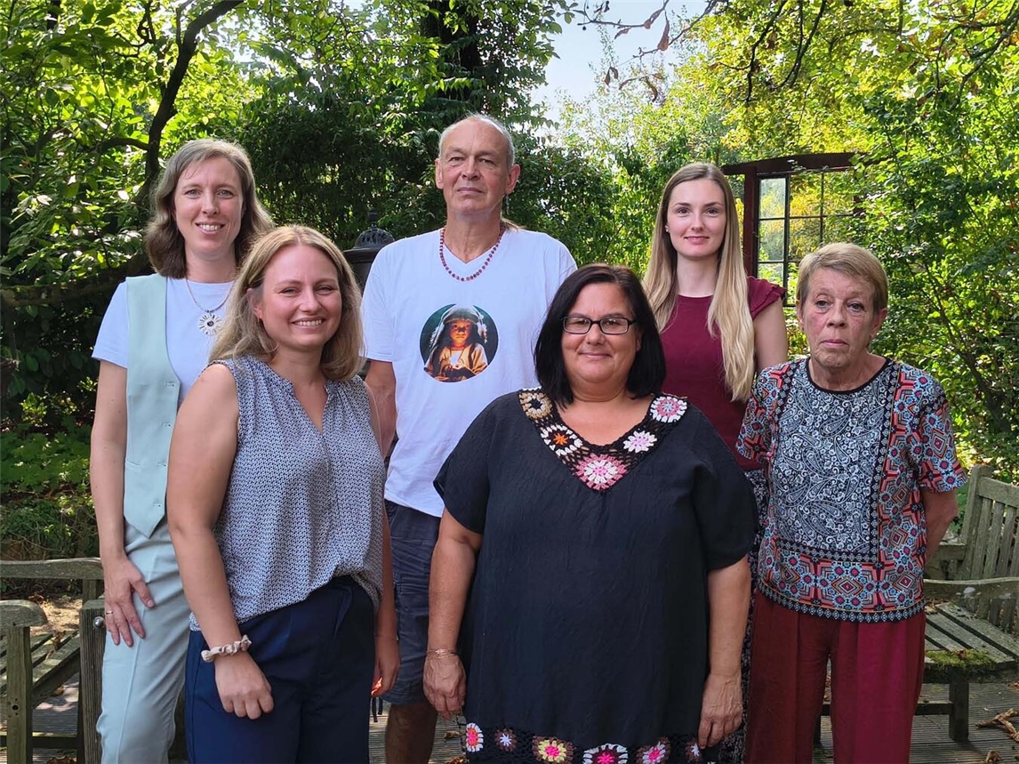 Das Team: (v.l. hinten) Eva Goris, Michael Rittberger, Anna Sophie Weber, (v.l. vorne) Chantal Kersten, Rita Sikka, Kerstin Stüss. Nicht auf dem Foto, aber ebenfalls Teil des Teams sind Dana Brückmann, Mina Weigandt und Claire Erhardt. Foto: privat