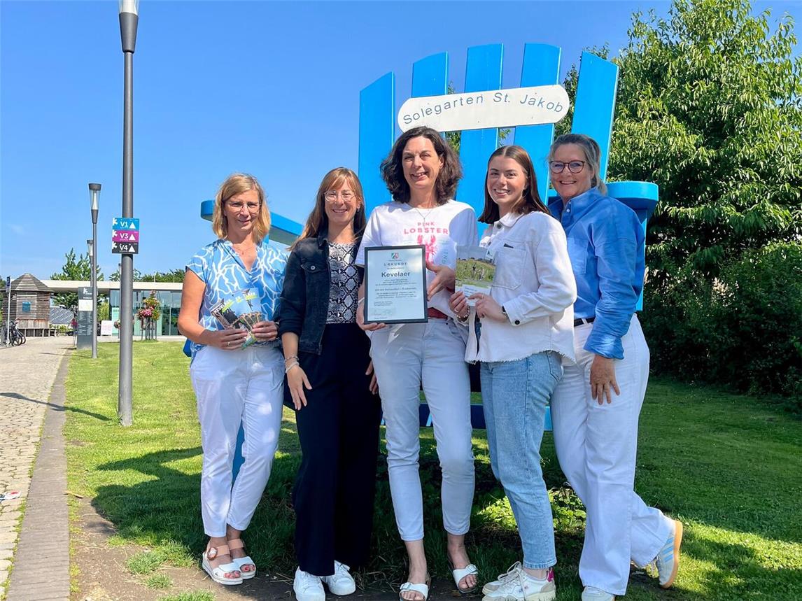 Das Tourismus-Team vom Kevelaer Marketing freut sich über ein Jahr „Ort mit Heilquellen Kurbetrieb“. Foto: Wallfahrtsstadt Kevelaer 