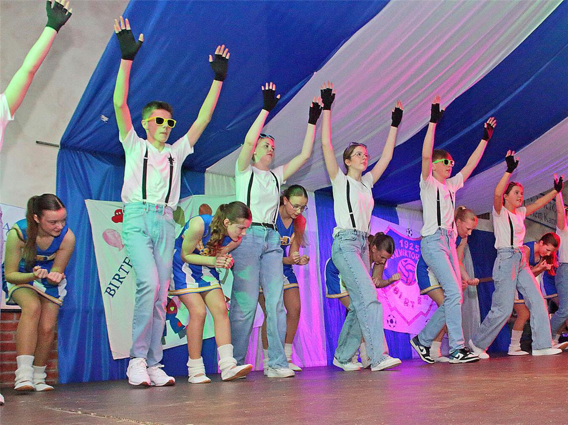 Das „Viktoria Dance-Team“ zeigte im vergangenen Jahr einen Mix aus Garde- und Showtanz. NN-Fotos (3/Archiv): Theo Leie