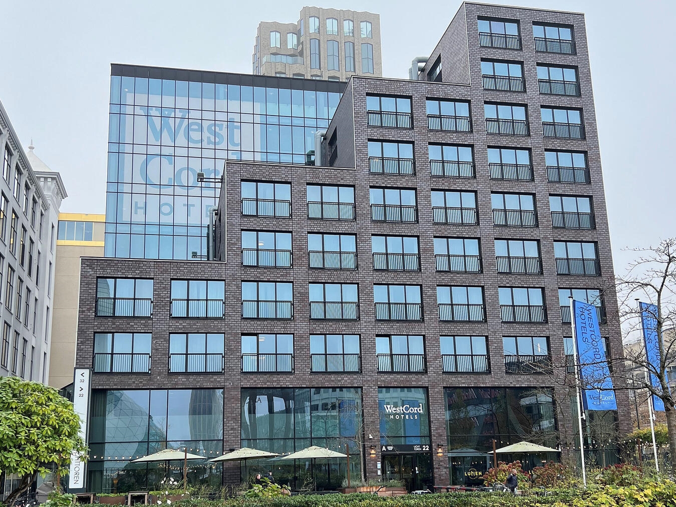 Das WestCord Hotel Eindhoven befindet sich mitten in der Stadt und bietet unter anderem exklusive Zimmer im monumentalen Philips Lichtturm.NN-Fotos: Andrea Kempkens