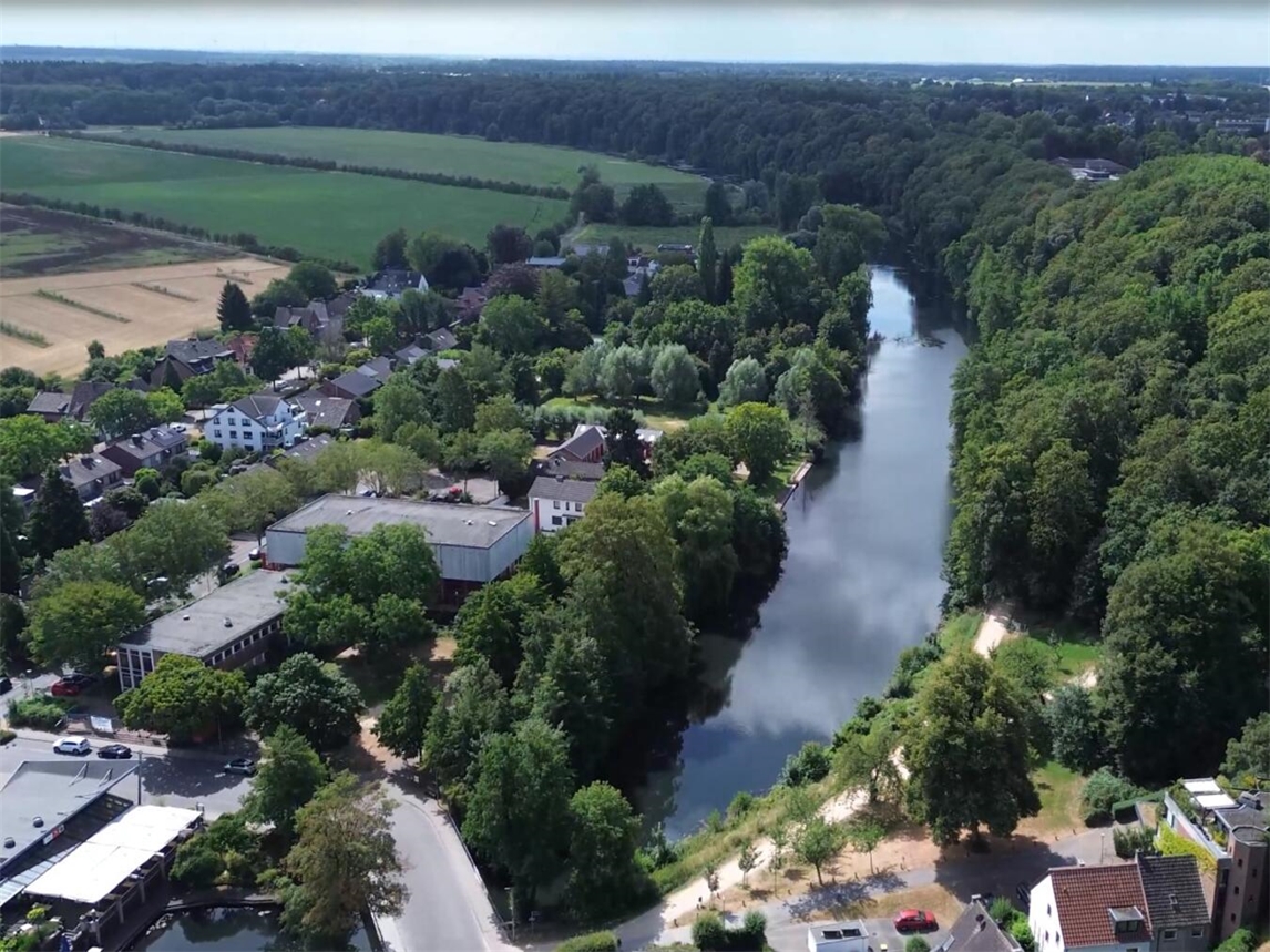"Zukünftiges LaGa-Gelände in Kleve 2029, grüne Wiesen und Bäume, Vorbereitungen für Landesgartenschau"