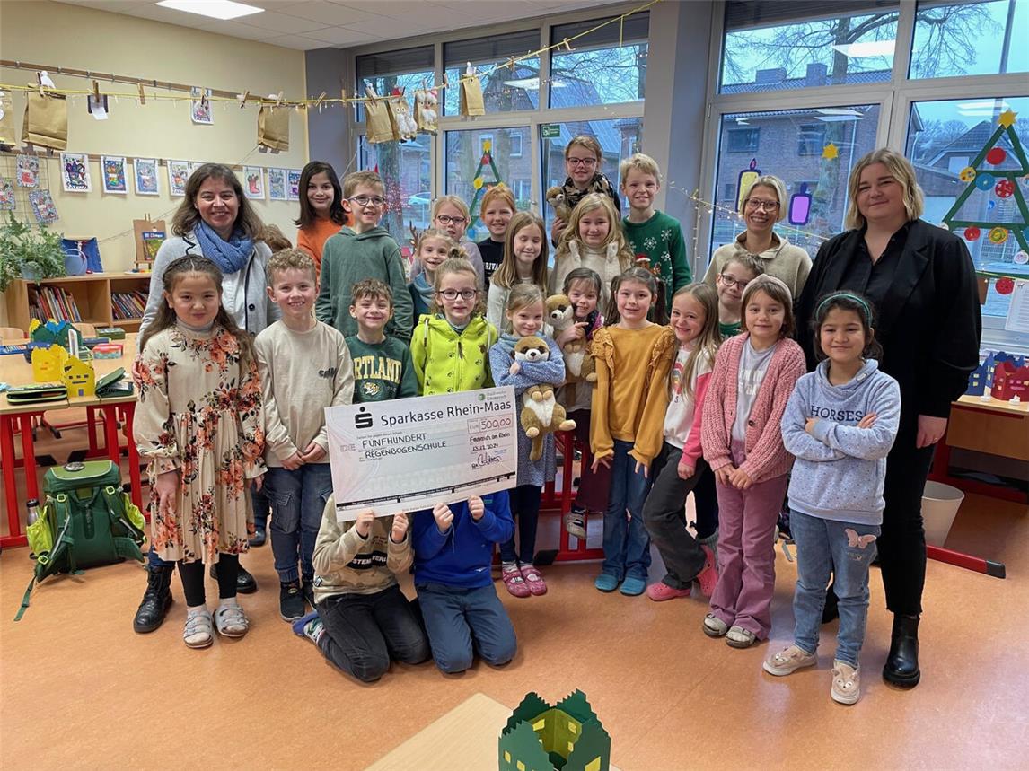 Den 1. Platz sicherte sich die 2 Klasse der Regenbogen-Grundschule, Teilstandort Elten. Ihr farbenfrohes und kreatives Design überzeugte Jury und Öffentlichkeit gleichermaßen. Foto: WFG Emmerich
