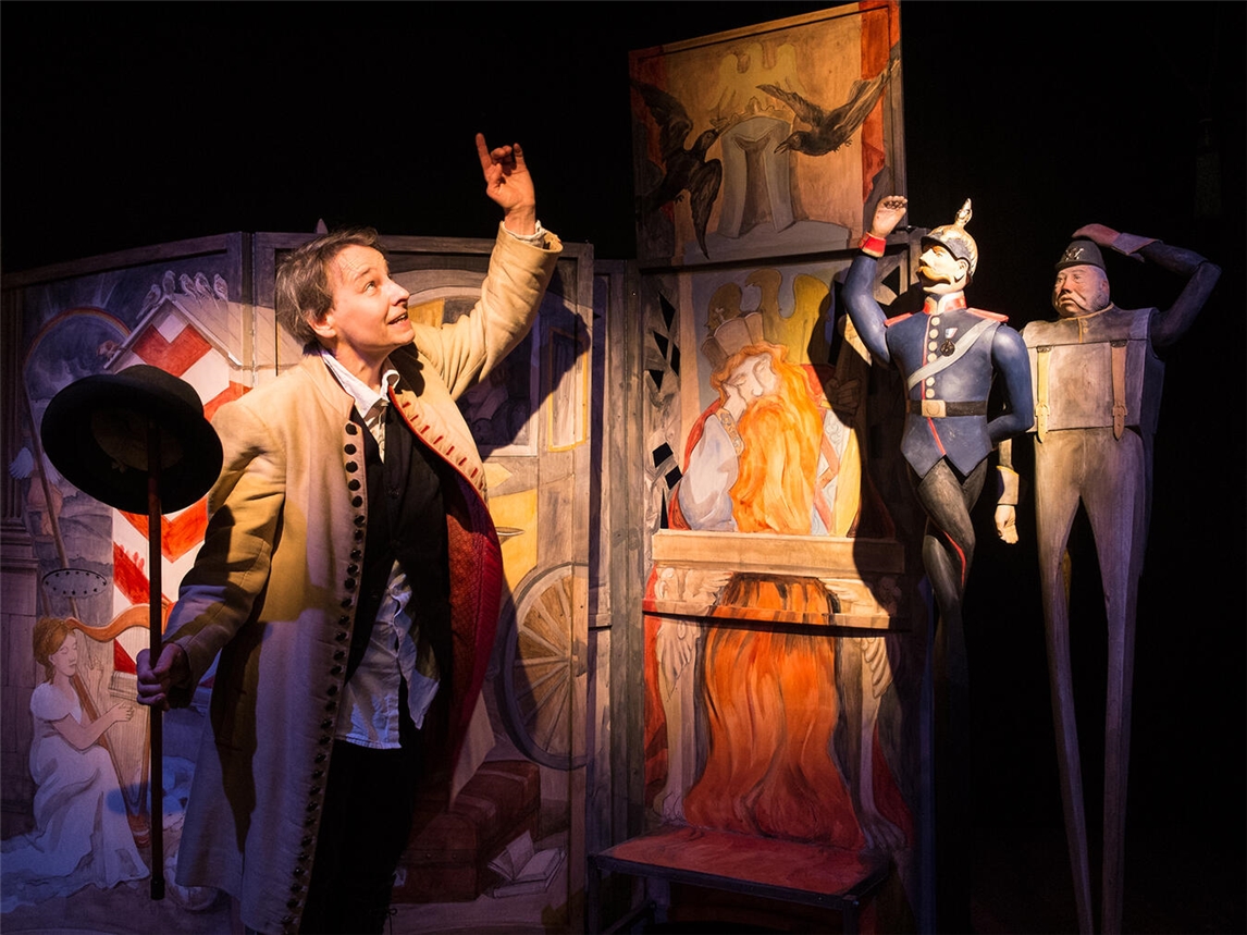 Den Start in die neue Kultursaison 2025/2026 macht das Puppenspiel „Deutschland. Ein Wintermärchen“ am 19. September. Foto: Sergey Panteleev