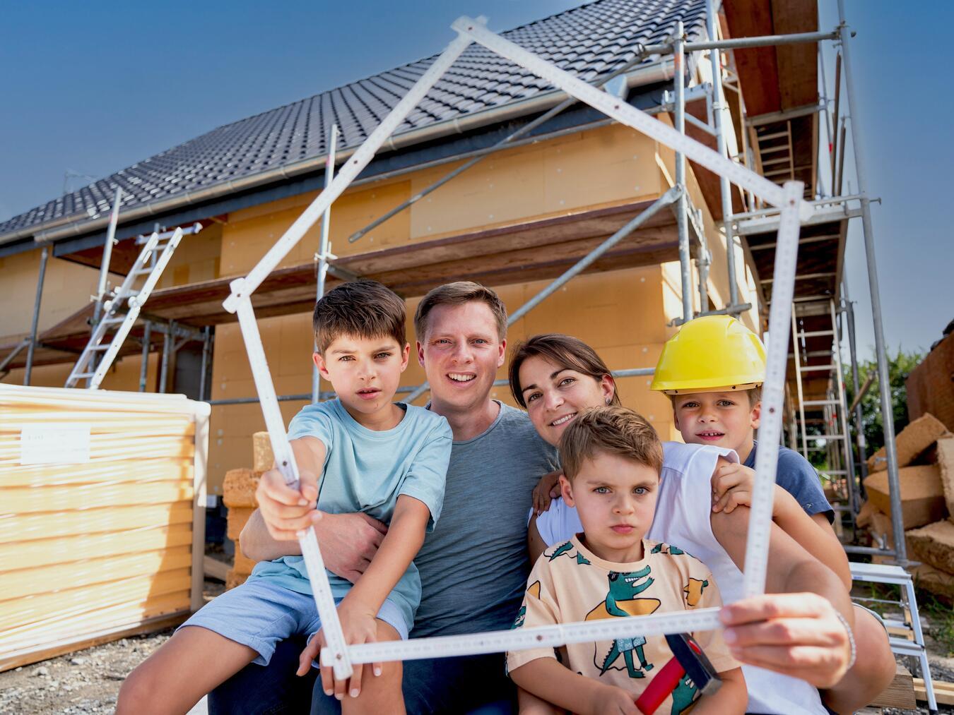 Den Traum vom Eigenheimhaben viele Familien. Fotos (2): BaumesseE GmbH