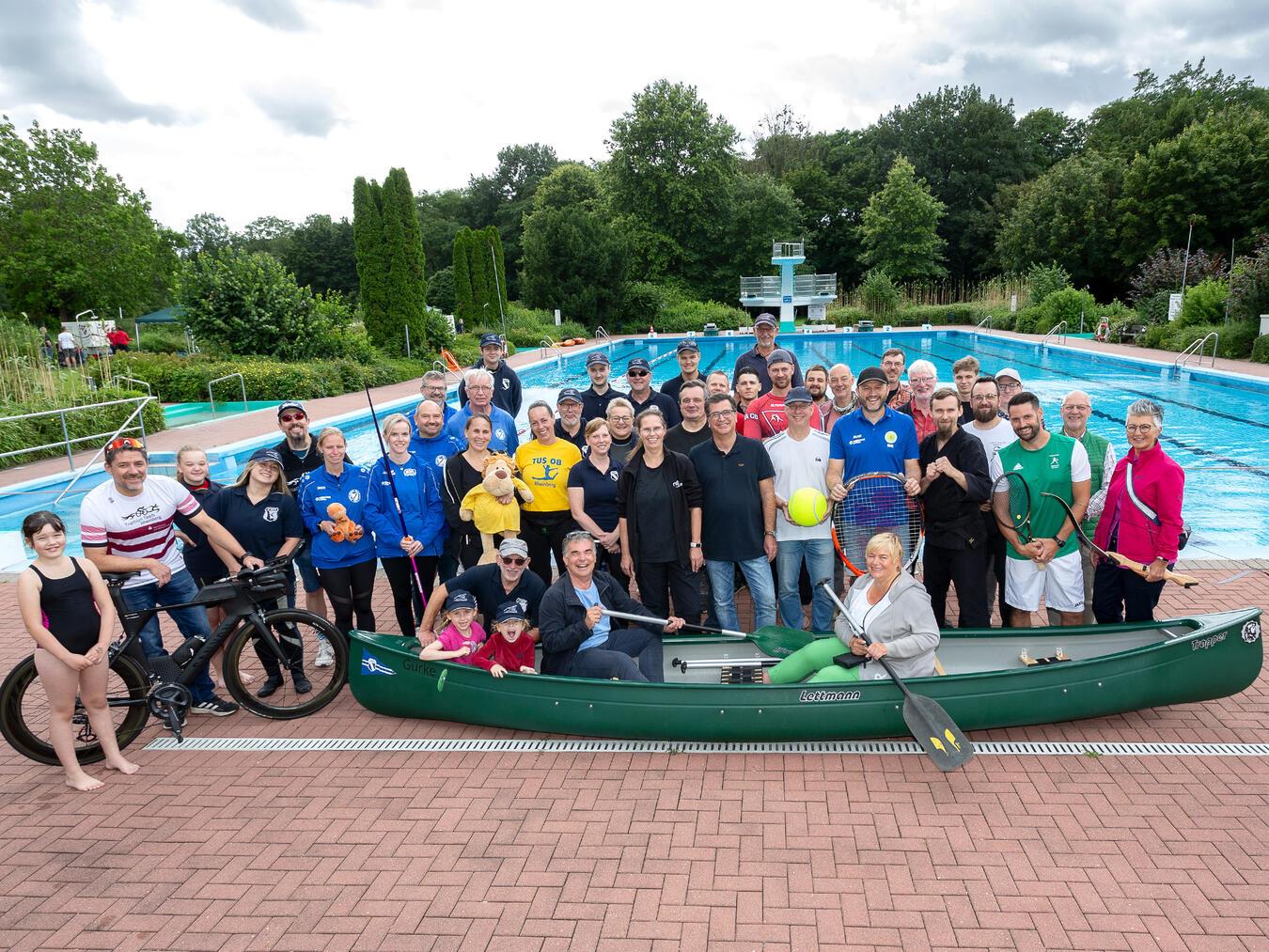 Vereine präsentieren sich
im Underberg-Freibad Der 2. Aktionstag dieser Art zog mehr als 350 Besucher an. Foto: Peter Meulmann