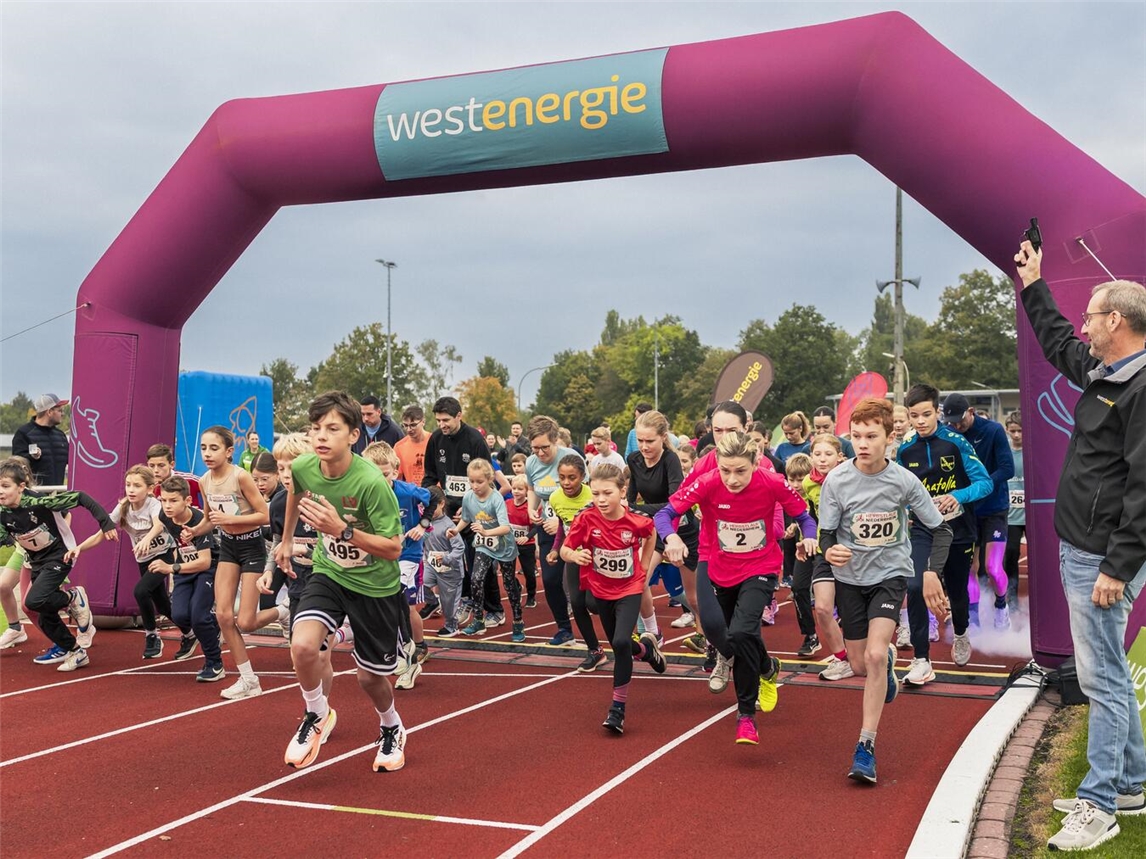 Der 2. Herbstlauf Niederrhein war ein voller Erfolg, in diesem Jahr nahmen über 550 Sportler an dem Lauf teil.Foto: Carsten Mathiaszyk