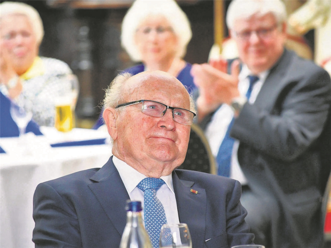 Der 2025 verstorbene Altbürgermeister Willi Vaegs im September 2020 bei seiner Ernennung zum Ehrenbürger der Stadt Goch. NN-Foto: Archiv: Rüdiger Dehnen