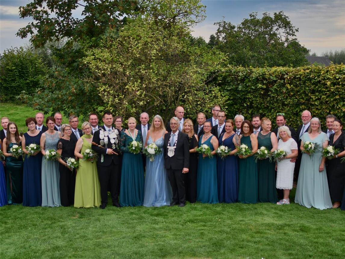 Der aktuelle Nieler Thron um Schützenkönig Andreas II. Foto: privat