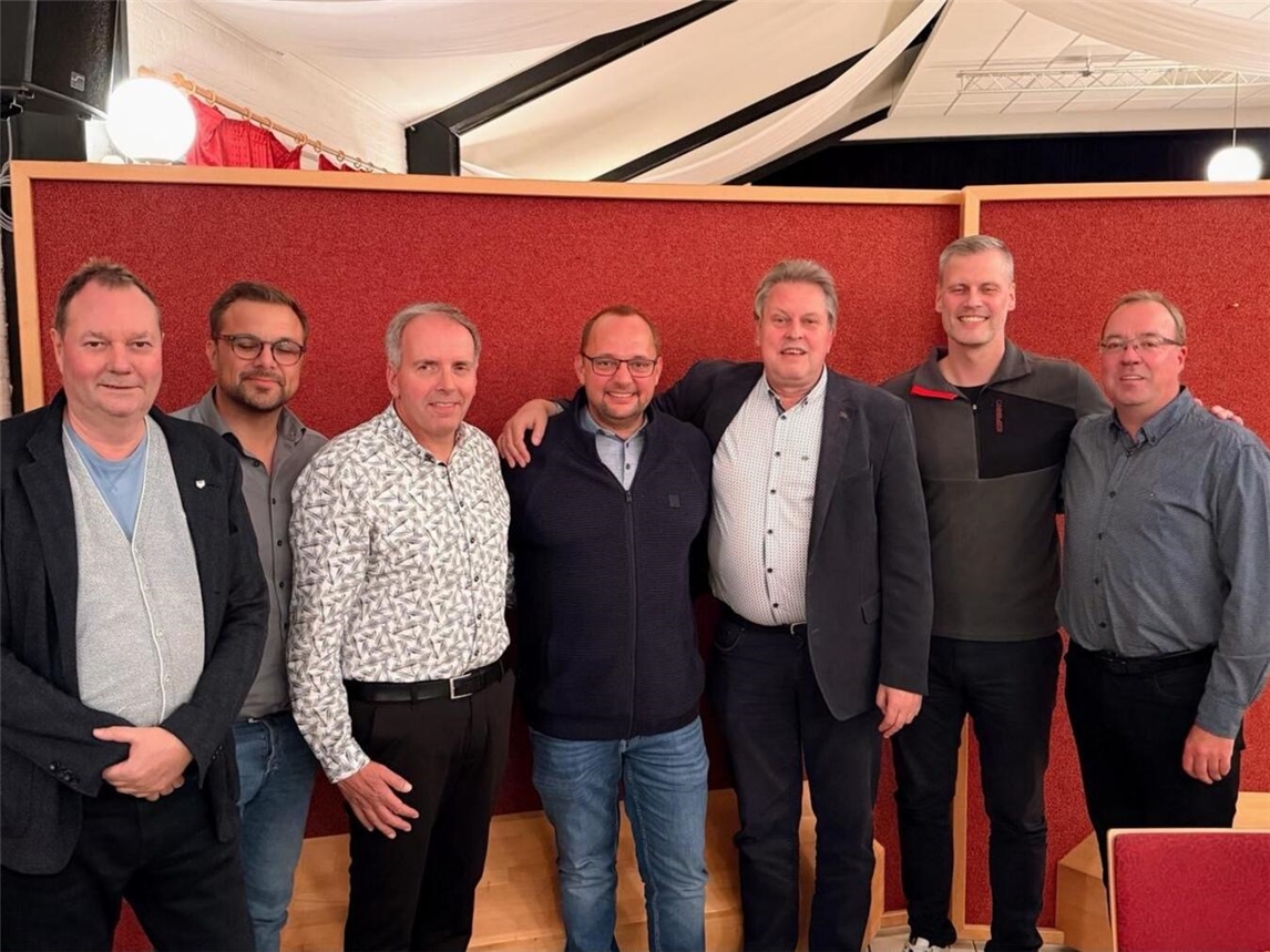 Der aktuelle Vorstand der Brejpott-Quaker (v. l.): Armin van Eyckels, Dennis Blum, Volker Risch, Mario Coumans, Helmut Vehreschild, Tobias Moerkerk und Wolfgang Vervoorts. Foto: Brejpott-Quaker Kellen