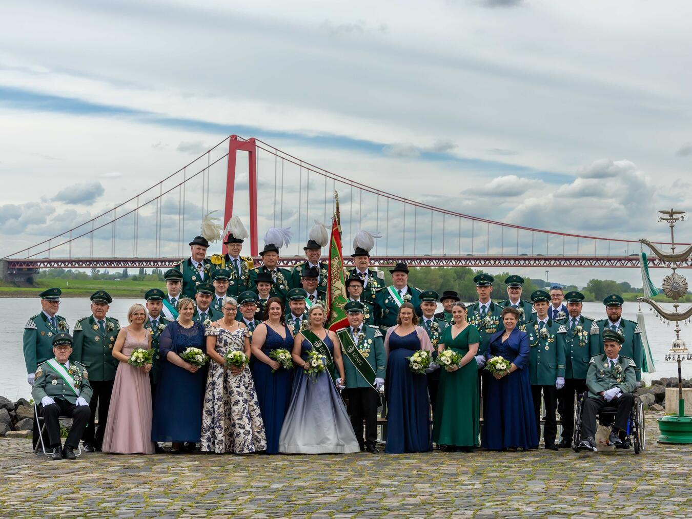 Der amtierende Thron um das Königspaar Andre Kremer und Katharina Adomeit. Foto: privat