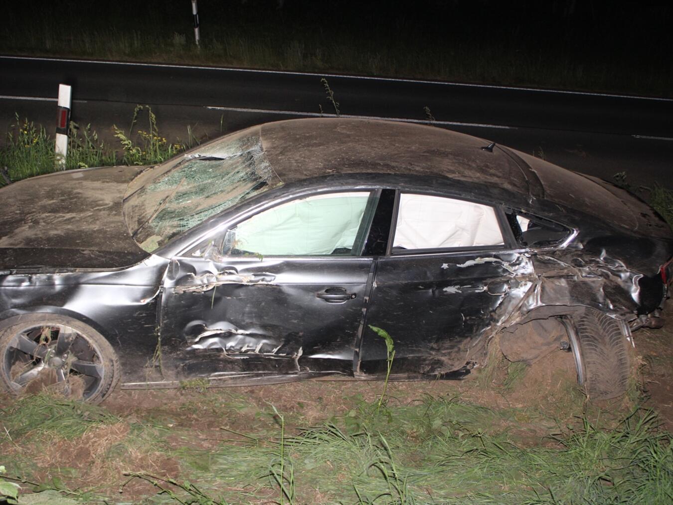 Der Audi wurde stark beschädigt, war nicht mehr fahrbereit und musste daher geborgen und abgeschleppt werden. Foto: Polizei Kleve
