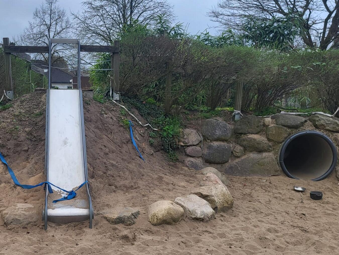 Der Außenbereich des Kindergartens an der Hansastraße in Emmerich ist wieder sicher und zugänglich. Foto: privat