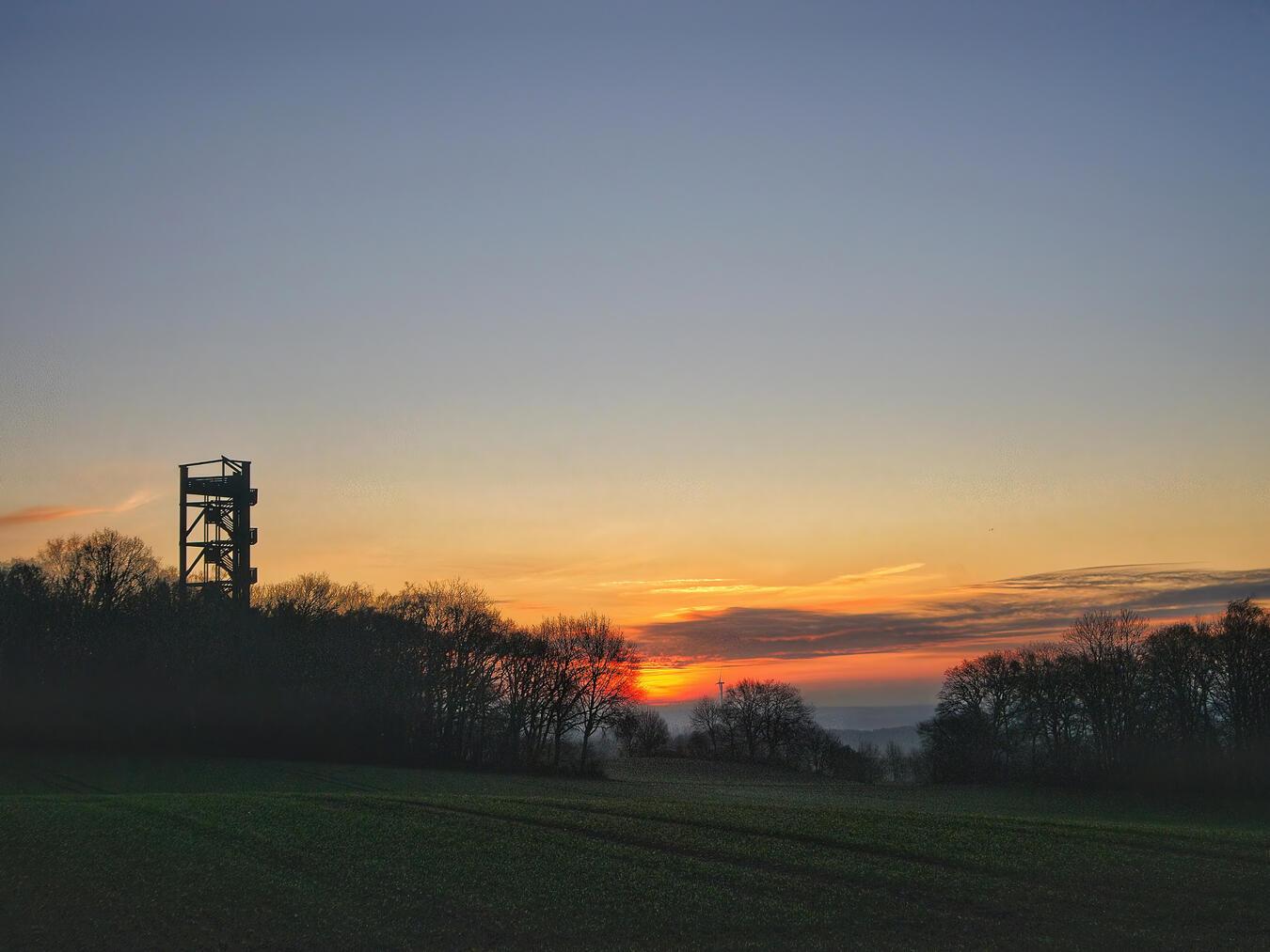 Feier am Aussichtsturm Der Aussichtsturm in der Sonsbecker Schweiz ist ein Wahrzeichen der Gemeinde Sonsbeck. Foto: Gemeinde Sonsbeck