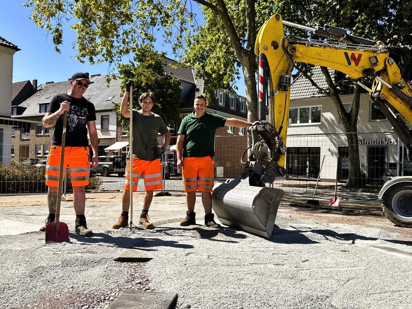 "Bauhof Rees schafft Interimsfläche auf ehemaligem Postgelände, Stadtentwicklung im Fokus"