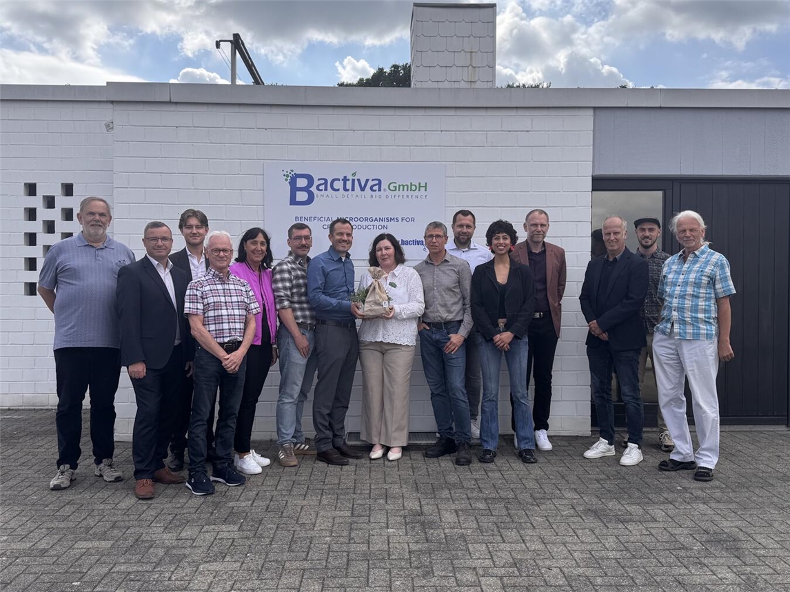 Beirat Straelener Wirtschaftsförderung bei Bactiva GmbH über biologische Lösungen für Landwirtschaft informiert.