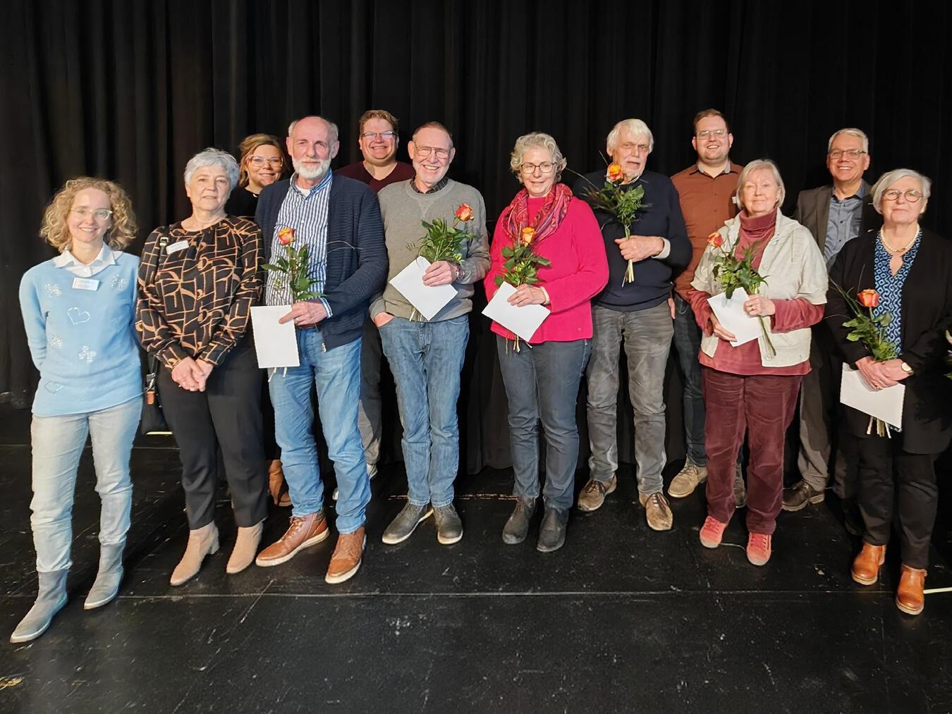 Der Betreuungsverein und Betreuungsrichterin Claudia Knickrehm (Amtsgericht Kleve) ehrten rechtliche Betreuerinnen und Betreuer für zehn- und 25-jährige Mitgliedschaft im Betreuungsverein. Foto: privat