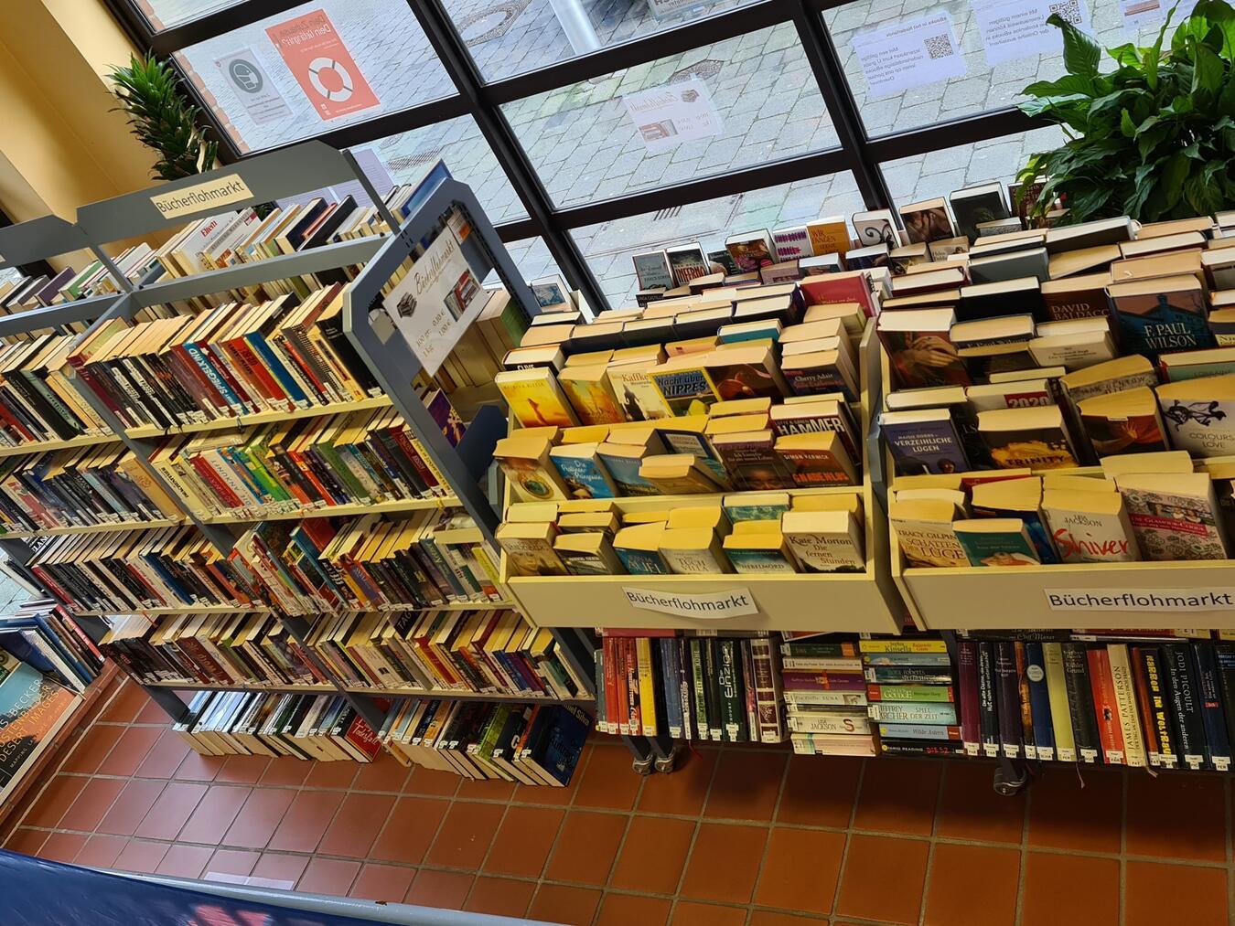 Der Bücherflohmarkt wird am Samstag durch weitere Medienergänzt. Foto: Stadt Emmerich