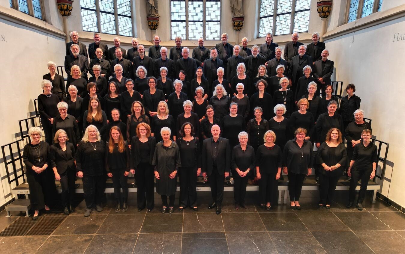 Dieter Lorenz dirigiert Gounods „Cäcilienmesse“ zum Jubiläum "Chor St. Maria Magdalena Geldern unter Kantor Dieter Lorenz in Aktion, Kirchenmusik, Auftritt, Gesang"