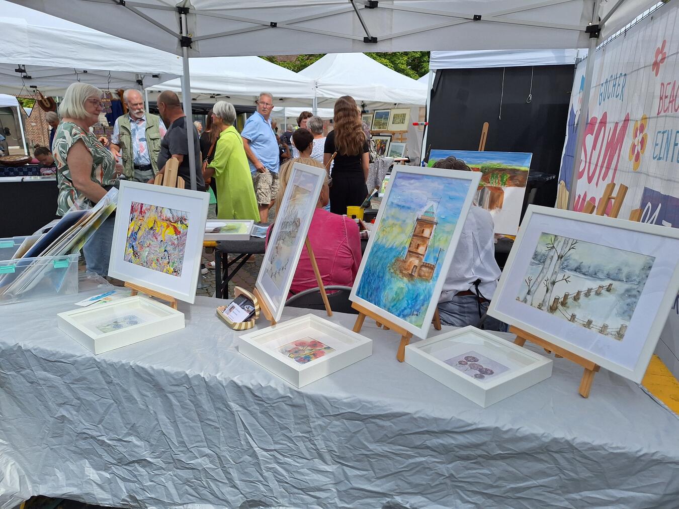 Der deutsch-niederländische Kunstmarkt lockt mit einem Hauch Monmartre. Foto: document 1