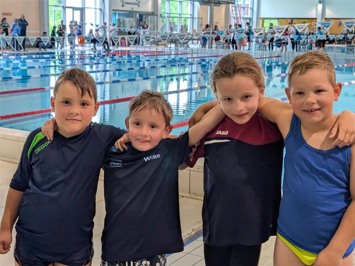 Der Emmericher Nachwuchs beim Meeting in Duisburg. Foto: privat