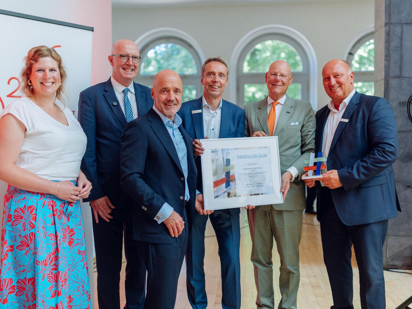 Wenn‘s um mehr als Geld geht... Der feierliche Festakt zum 200. Firmenjubiläum fand am 1. Juli im Kurhaus statt. Foto: Niederrhein Medien
