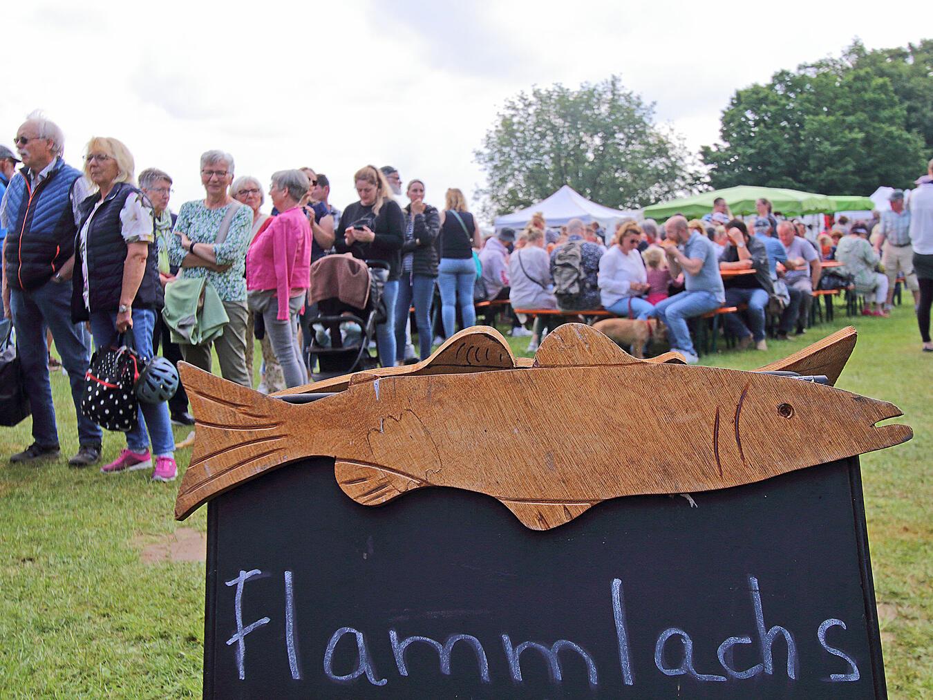 Der Flammlachs war im vergangenen Jahr besonders beliebt.NN-Archivfoto: Theo Leie