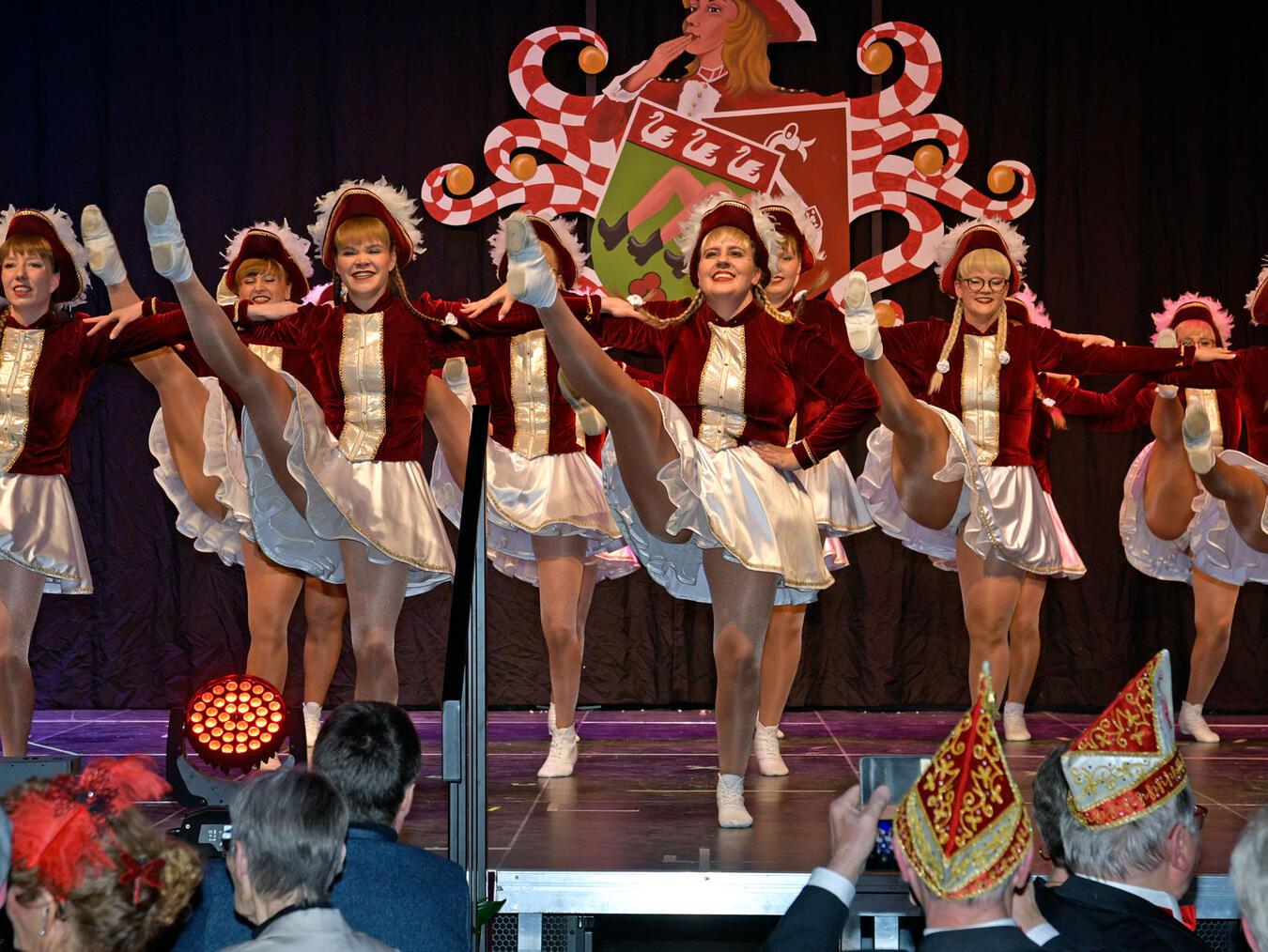 Der Gardetanz der Funkerschwänchen. NN-Foto: Rüdiger Dehnen