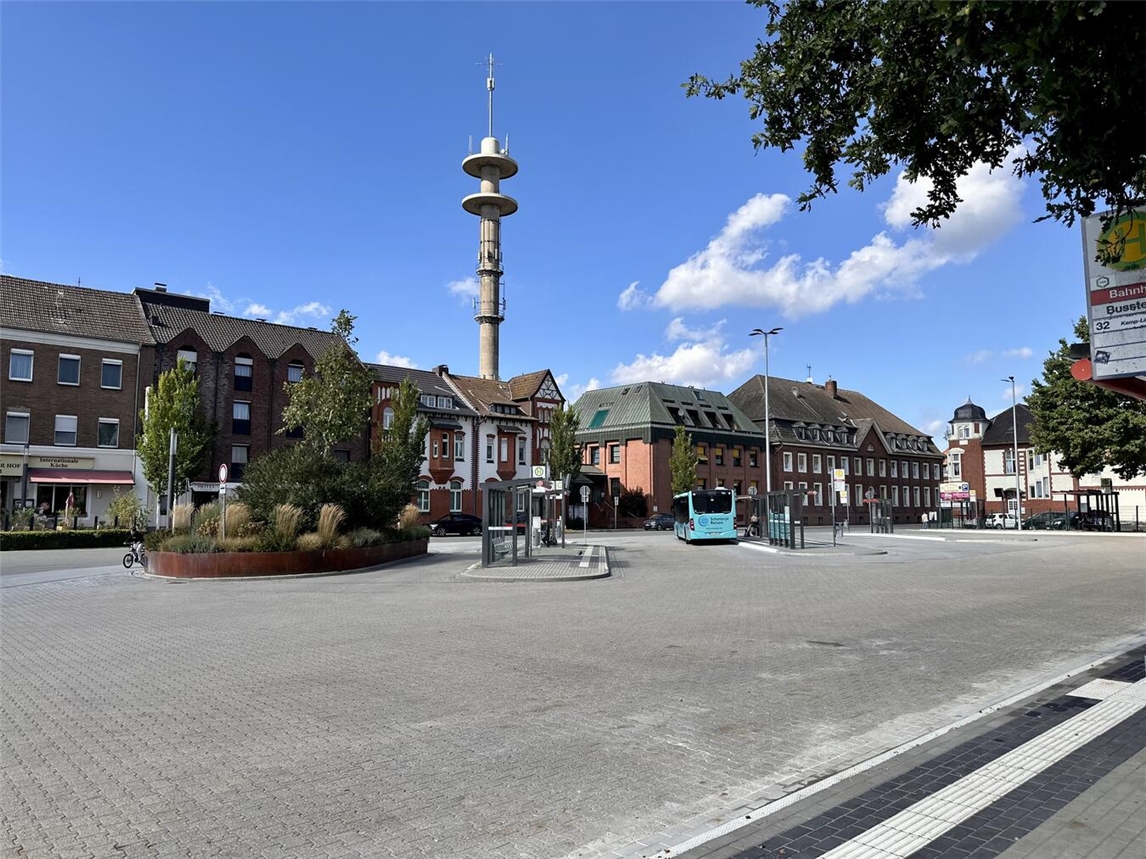 Der Gelderner Busbahnhof wurde zuletzt barrierefrei ausgegeben und ist ab sofort wieder freigegeben.Foto: Terhorst