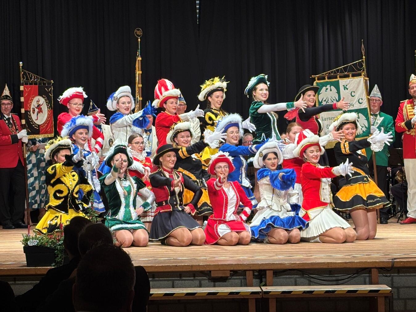 Der gemeinsame Tanz der Gocher Funken sorgte für Begeisterungsstürme. NN-Foto: CDS