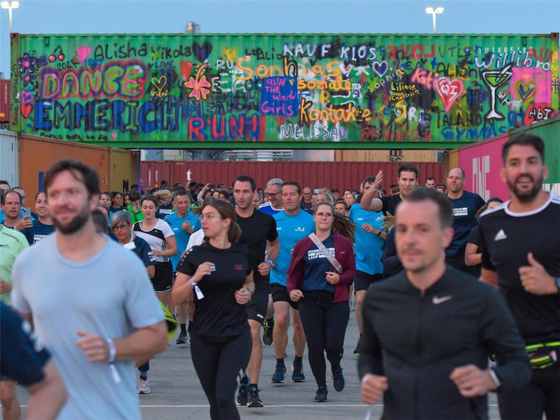 Der Hafenlauf in Emmerich hat sich, neben dem Nachtlauf in Kleve, als das erwartete Highlight im Rahmen des Homerun erwiesen. NN-Foto: Gerhard Seybert