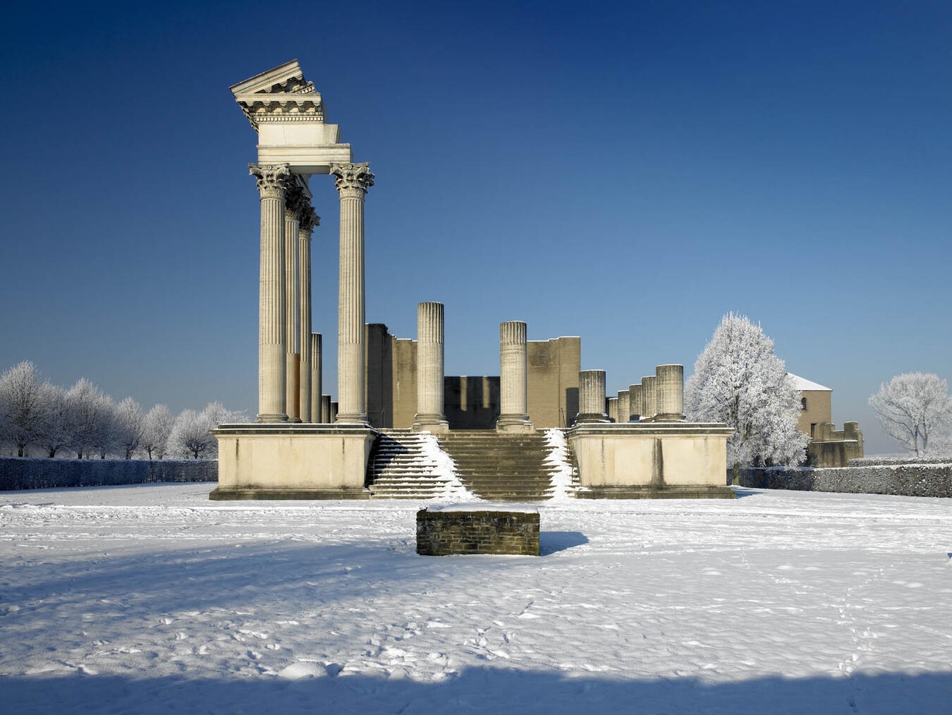 Der Hafentempel im Schnee. Foto: Axel Thünker DGPh