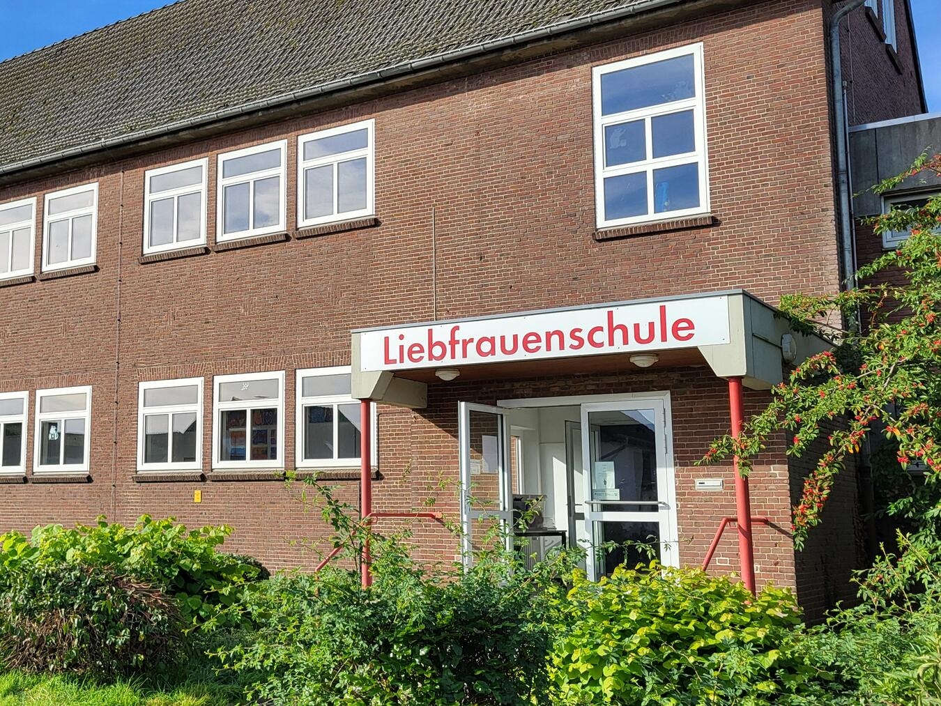 Erste Schulstraße in Emmerich geplant "Haupteingang Liebfrauenschule Chamaverstraße, nicht mehr Speelberger Straße"