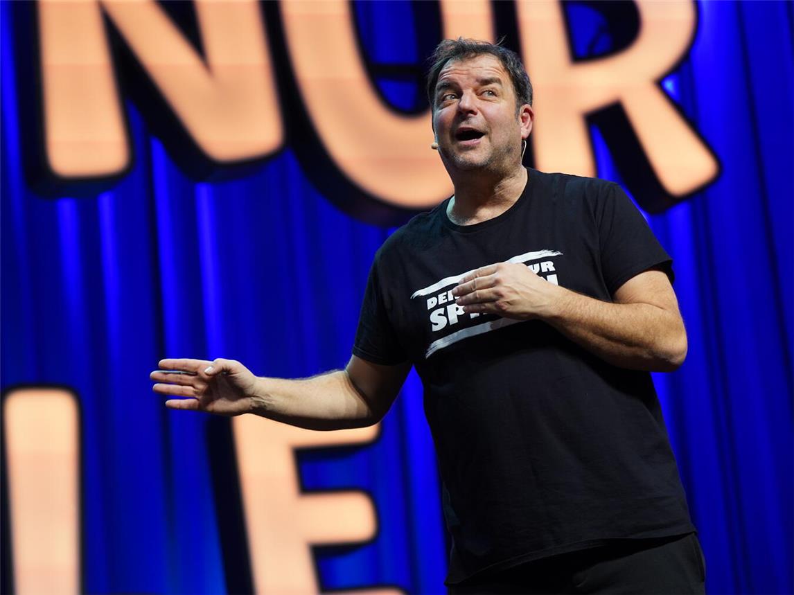 Der „Hundeprofi“ als Gast bei „Jeckomio“: Martin Rütter kommt am 30. August zur „Kölschen Sommer-Sause“ in Grefrath. Foto: Guido Engels