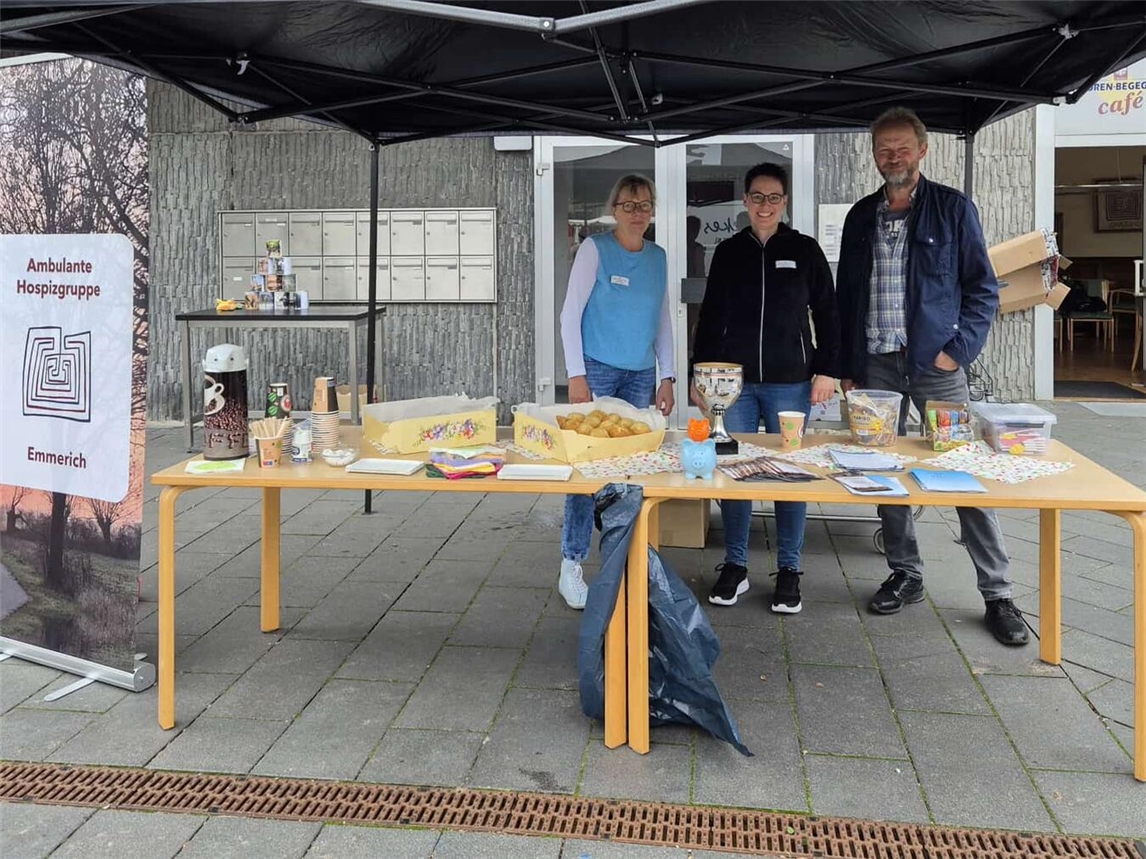Der Infostand der ambulanten Hospizgruppe. Foto: privat