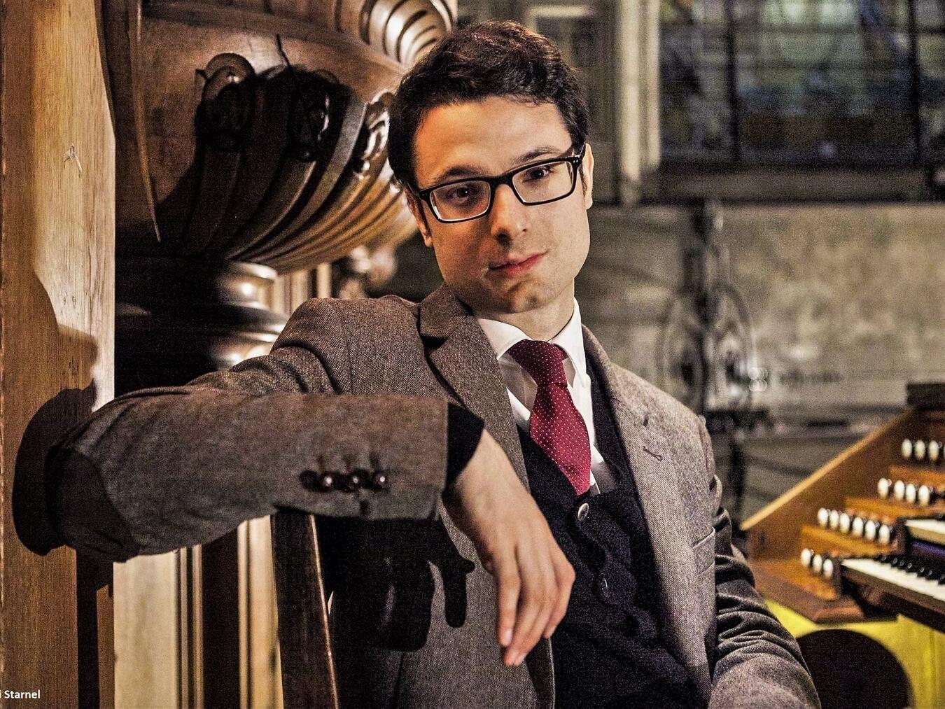 Der international renommierte Konzertorganist David Cassan aus Paris eröffnet das I. Internationale Orgelfestival auf der symphonischen Eisenbarth-Orgel der Pfarrkirche St. Willibrord Kellen. Foto: Förderkreis Musica Sacra