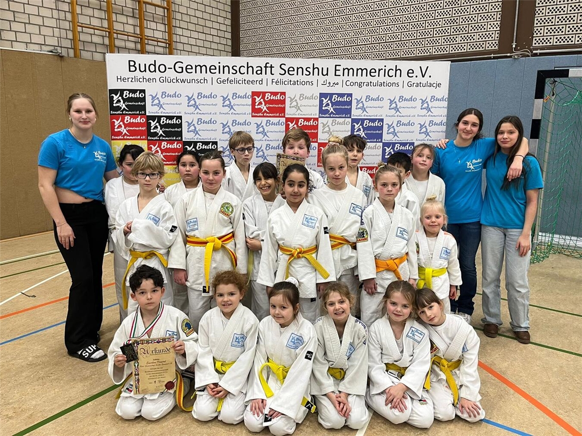 Der Judo-Nachwuchs beim Turnier in Emmerich. Foto: privat